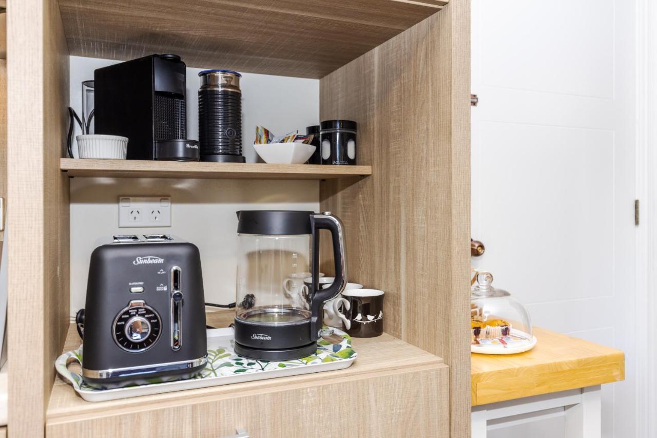 Sweet Magnolia 1 Or 2 Bedroom Suite St Kilda Cambridge With Complimentary Continental Breakfast Экстерьер фото