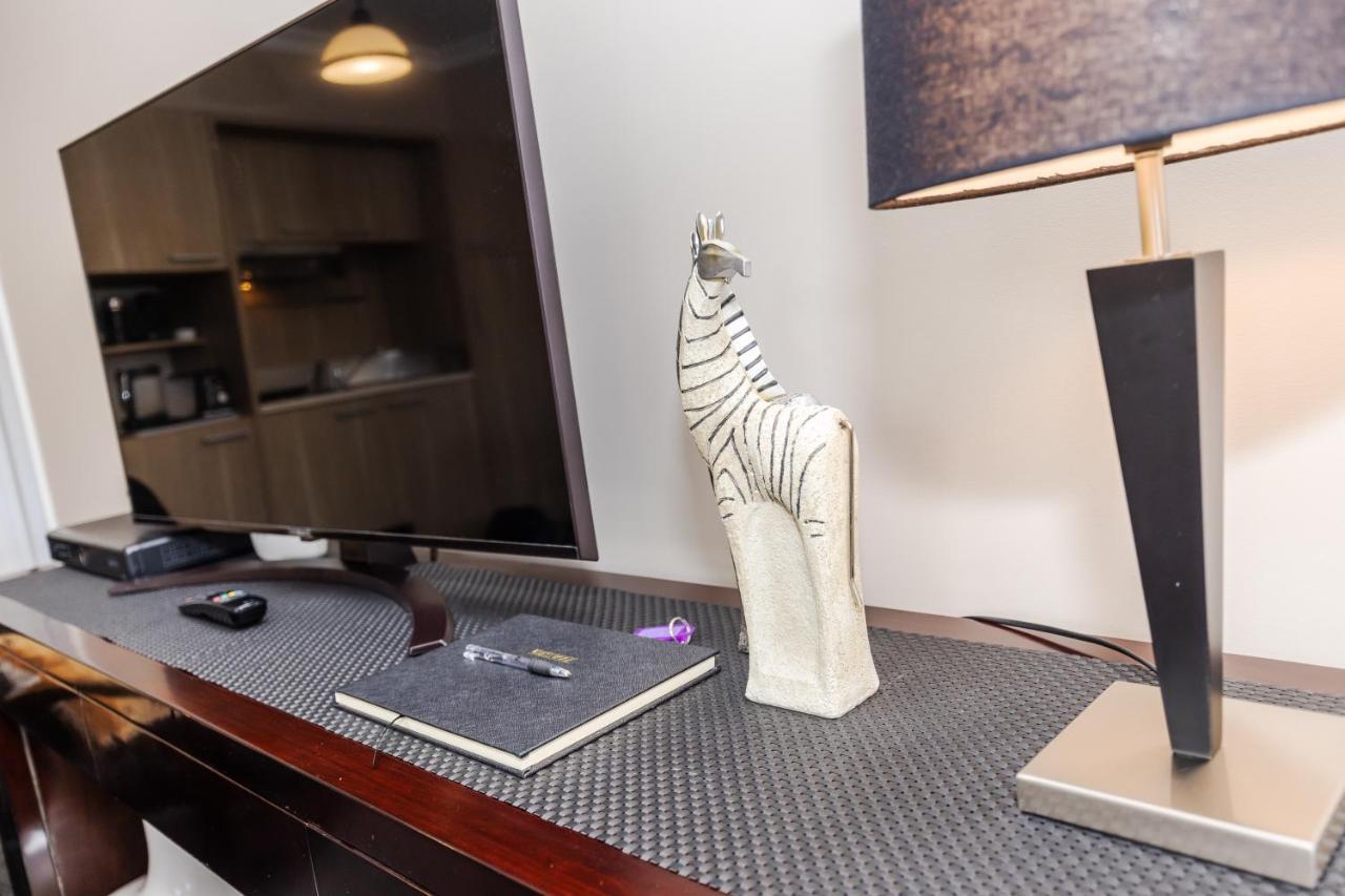 Sweet Magnolia 1 Or 2 Bedroom Suite St Kilda Cambridge With Complimentary Continental Breakfast Экстерьер фото