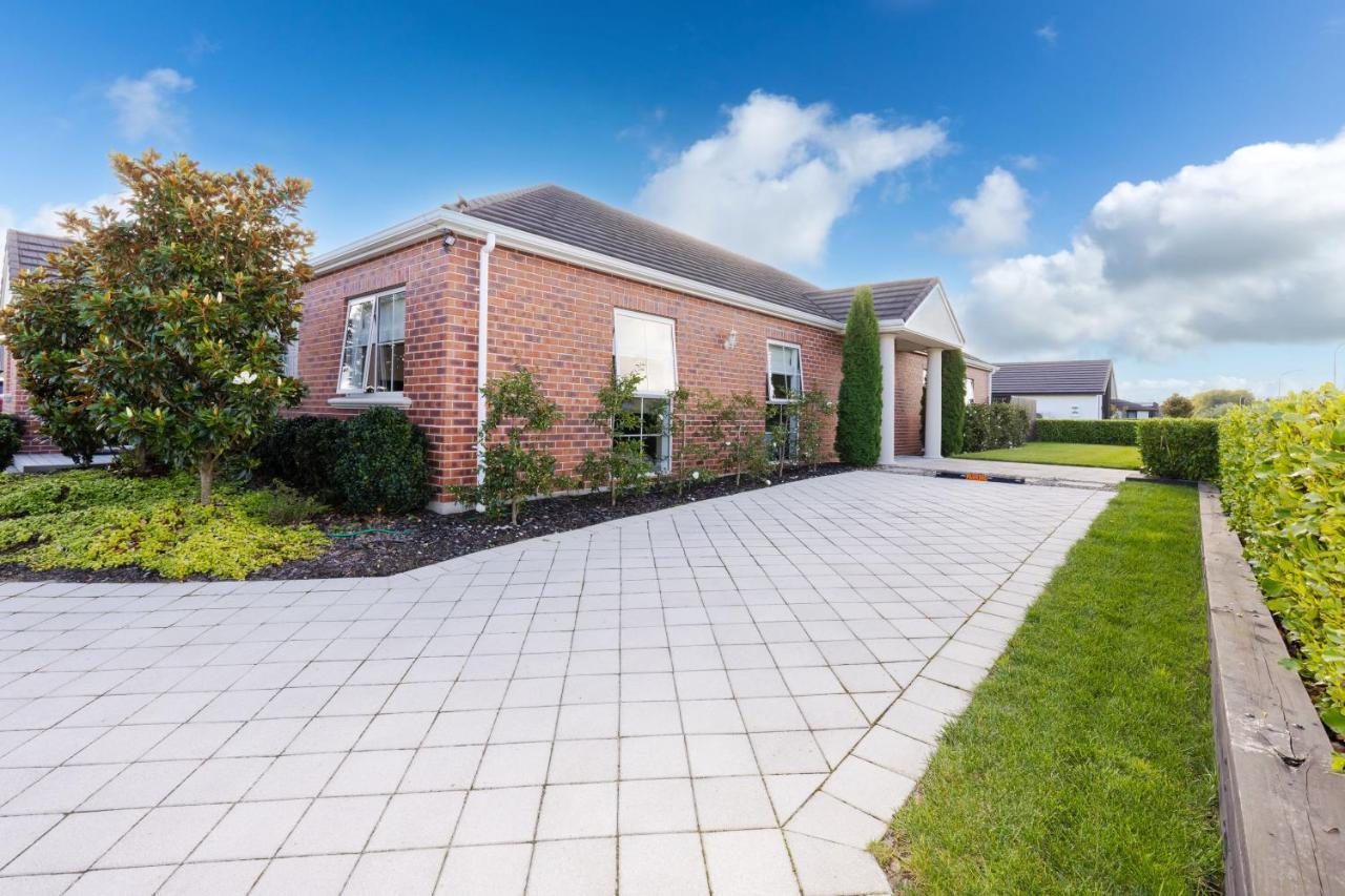 Sweet Magnolia 1 Or 2 Bedroom Suite St Kilda Cambridge With Complimentary Continental Breakfast Экстерьер фото